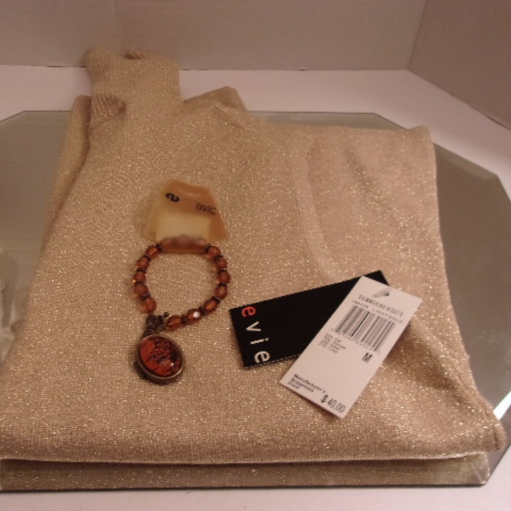 NWT EVIE GOLD TOP SZ MED